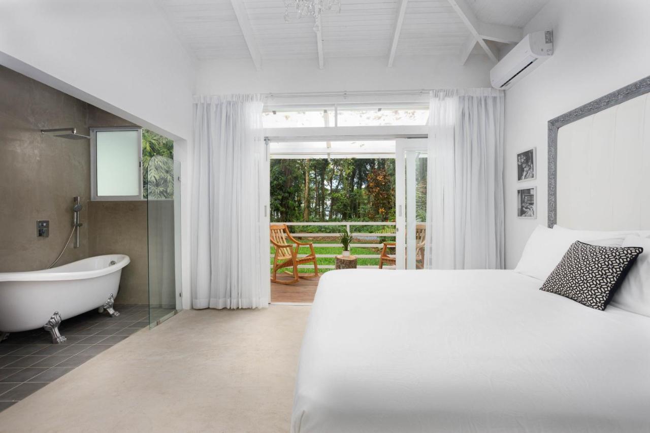 Gigi Brown Villa Frida Beachfront Puerto Viejo de Talamanca Eksteriør billede