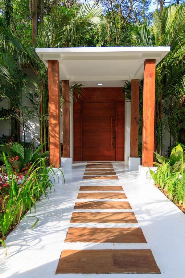 Gigi Brown Villa Frida Beachfront Puerto Viejo de Talamanca Eksteriør billede