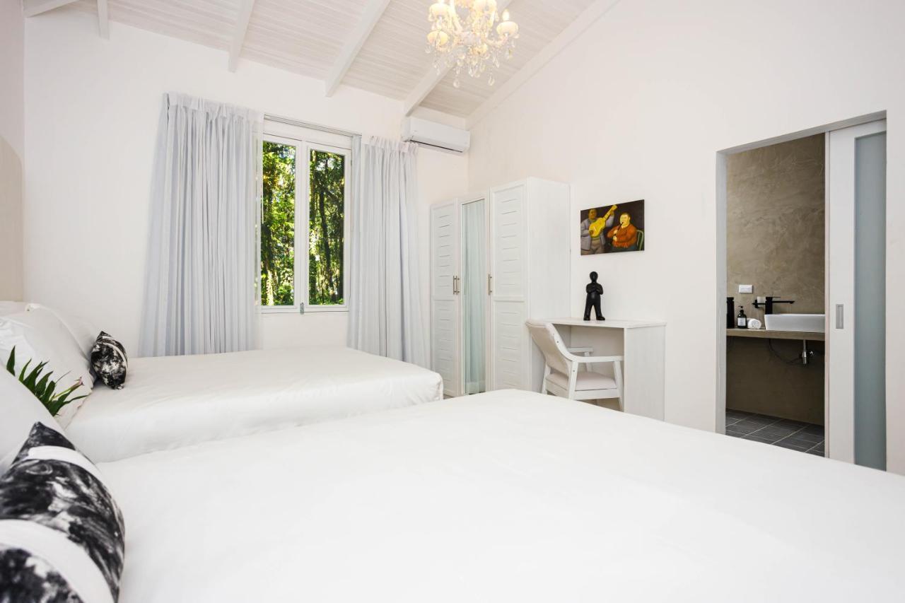 Gigi Brown Villa Frida Beachfront Puerto Viejo de Talamanca Eksteriør billede